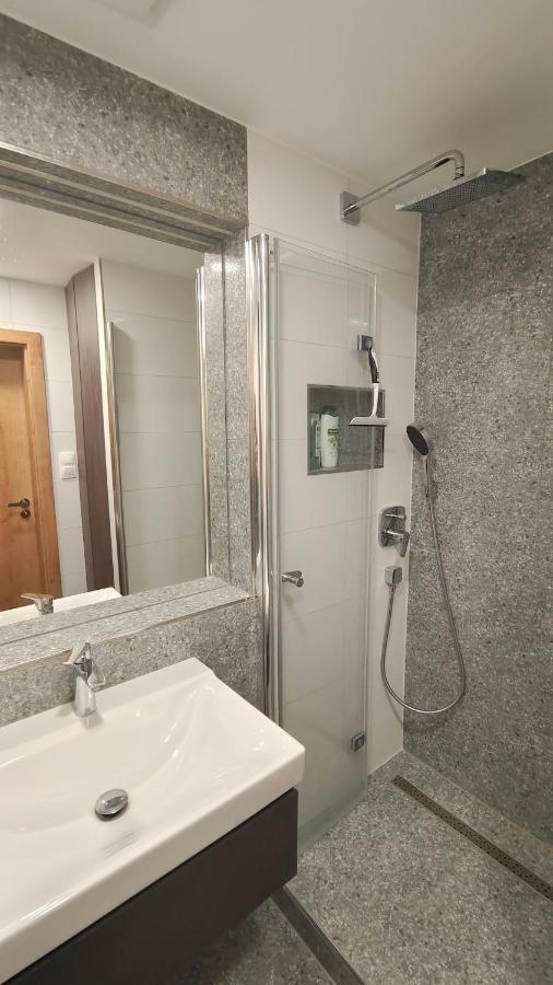 Stellaria Apartment Попрад Екстер'єр фото
